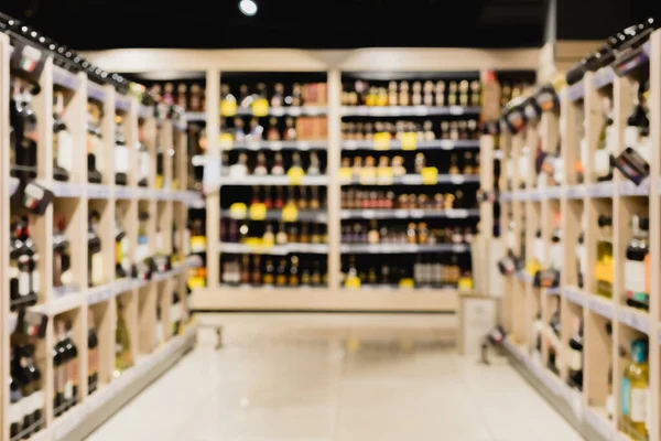 Fond Flou Bouteilles Sur Les Étagères Dans Les Supermarchés — Photo