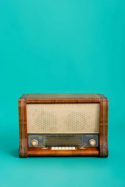 Wooden Radio Turquoise Background Copy Space — Stock Photo, Image