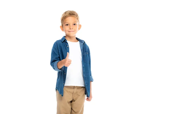Sorrindo menino mostrando como gesto isolado no branco — Fotografia de Stock