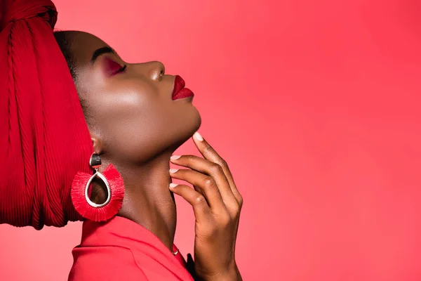 Perfil Jovem Americana Africana Roupa Elegante Turbante Com Olhos Fechados — Fotografia de Stock