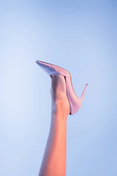 Cropped View Heeled Shoe Foot Young Woman Blue Background — Stock Photo, Image