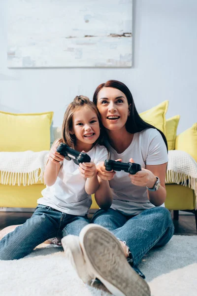 Kyiv Ukraine October 2020 Happy Mother Daughter Playing Joysticks Floor — Stock Photo, Image