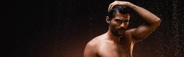 Sexy Shirtless Man Rain Looking Camera Dark Background Banner — Stock Photo, Image