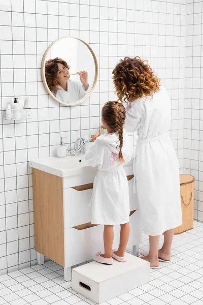 Woman Child Brushing Teeth Mirror Sink Bathroom — Stock Photo, Image