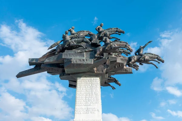 Praça Ataturk Estátua — Fotografia de Stock