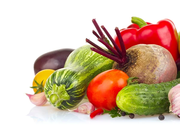 Натюрморт из свежих сочных овощей — стоковое фото