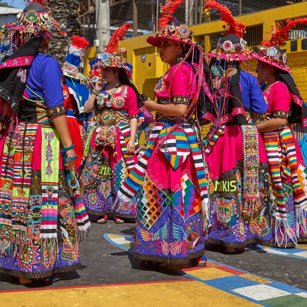 Arica Lya Ocak 2016 Renkli Kostümlü Tinkus Dans Grubu Arica — Stok fotoğraf