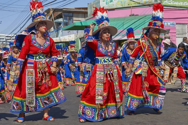 Arica Chile Január 2016 Tinkus Tánccsoport Színes Jelmezben Carnaval Andino — Stock Fotó