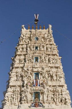 Pushkar, Rajasthan, Hindistan - 4 Kasım 2008: Pushkar, Rajasthan, Hindistan 'daki Rangnath Hindu Tapınağı' nın süslü kulesi