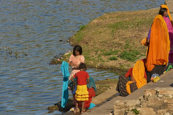 Pushkar Rajasthan India November 2008 Group Female Bathing Sacred Pushkar — 图库照片