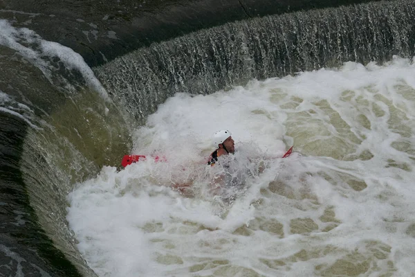 Bath England Großbritannien August 2021 Kajakfahrt Über Pulteney Weir Auf — Stockfoto