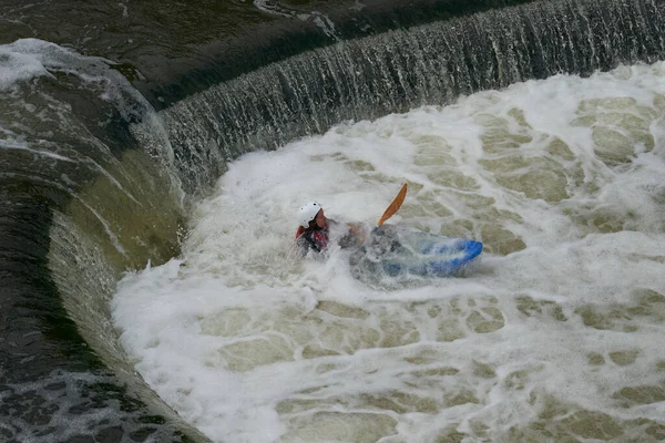 Bath Inghilterra Regno Unito Agosto 2021 Kayak Pulteney Weir Sul — Foto Stock