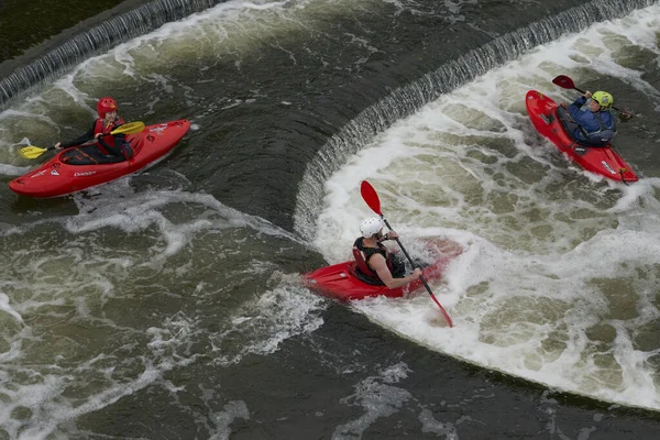 Bath England United Kingdom August 2021 Kayaking Pulteney Weir River — Stock Photo, Image