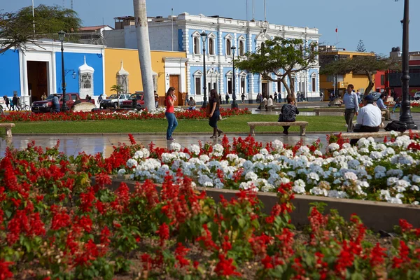 Kleurrijke gebouwen van peru — Stockfoto