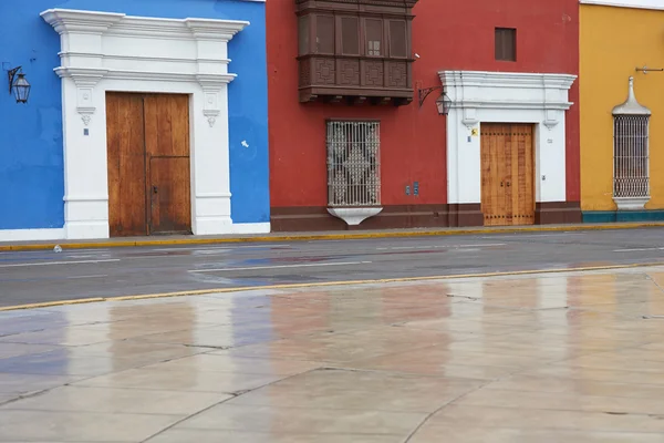 Coloridos edificios del Perú — Foto de Stock