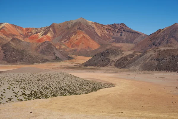 Kleurrijke bergen van de Atacama woestijn — Stockfoto