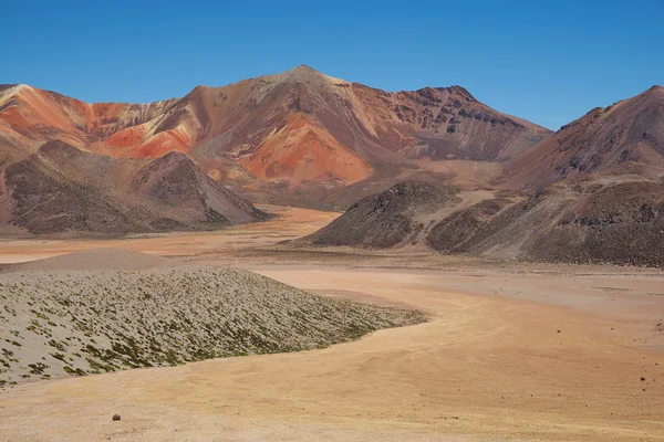 Atacama Çölü renkli dağların — Stok fotoğraf