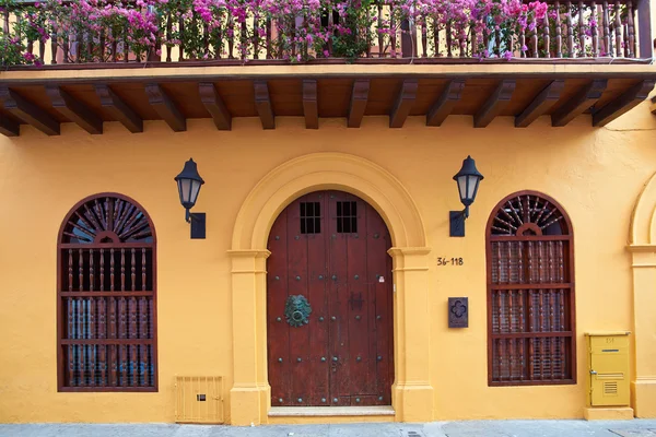 Casa colorida em Cartagena de Índias — Fotografia de Stock