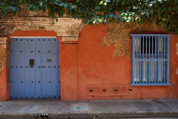 Barevný dům v Cartagena de Indias — Stock fotografie