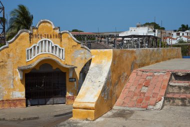 Terk edilmiş boğa yüzük