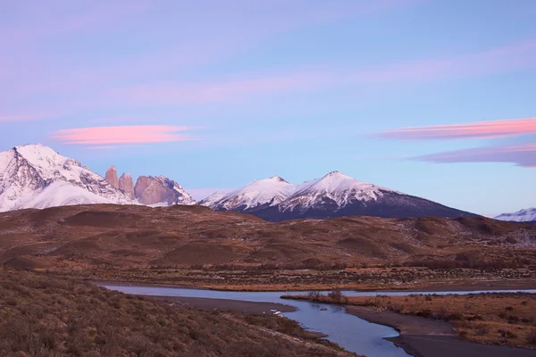 Torres del Paine üzerinde gündoğumu — Stok fotoğraf