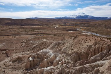Kaya oluşumları Şili Altiplano üzerinde