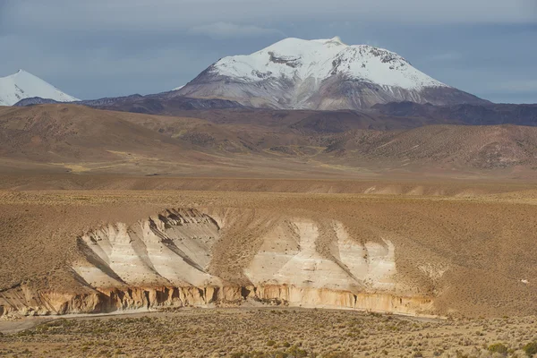 Volcán Activo en el Altiplano — Foto de Stock
