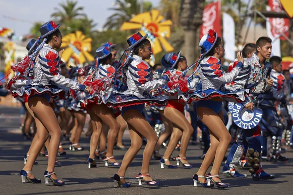 Female members of a Caporales Dance Group — Stock Photo, Image