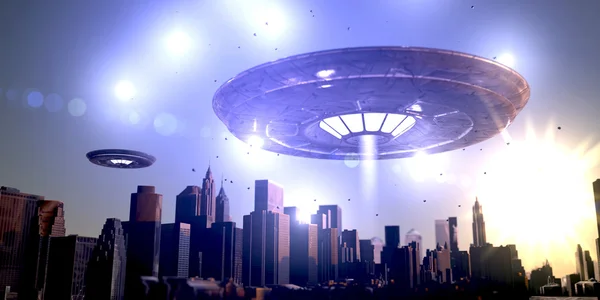 Unidentified flying objects over a famous city — Stock Photo, Image