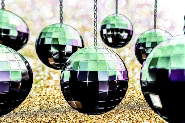 3D illustratie van enkele reflecterende glitterballs — Stockfoto