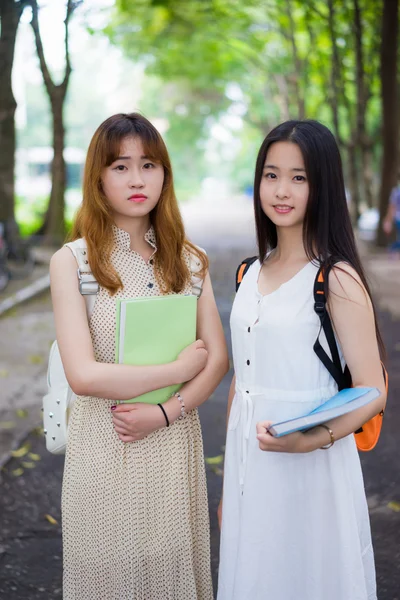 Asiática estudiante universitaria —  Fotos de Stock
