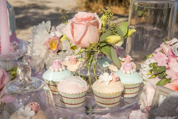 Decoraciones de boda y barra de caramelo — Foto de Stock