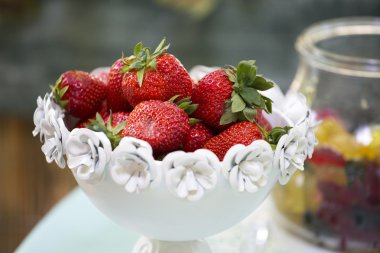 Çilekli tatlı çikolata