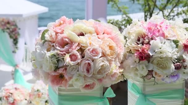 Boda cerca de la decoración del mar — Vídeos de Stock