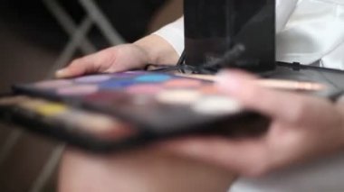 kalıcı makyaj-stok görüntüleri