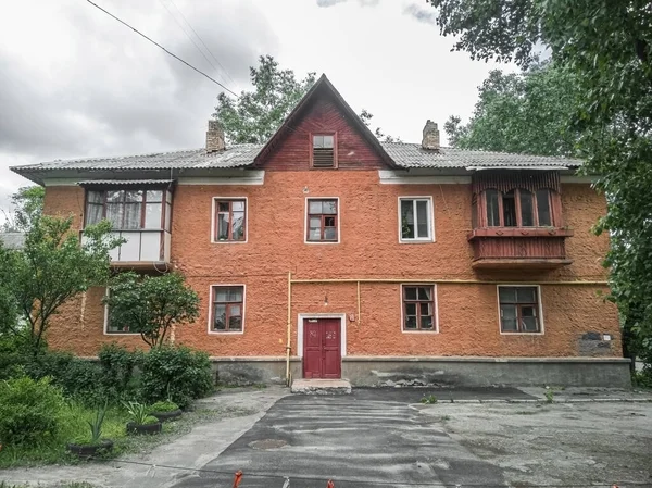 Old Orange Two Storey Residential Building — Stock fotografie