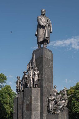 Kharkiv 'deki Taras Shevchenko anıtı. Kharkiv, Ukrayna - Haziran 2021.