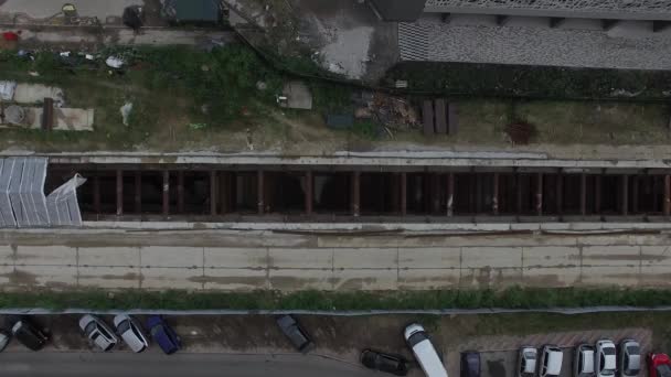 Αεροφωτογραφία Μιας Τάφρου Στην Κατασκευή Σήραγγας Του Μετρό Που Πετά — Αρχείο Βίντεο