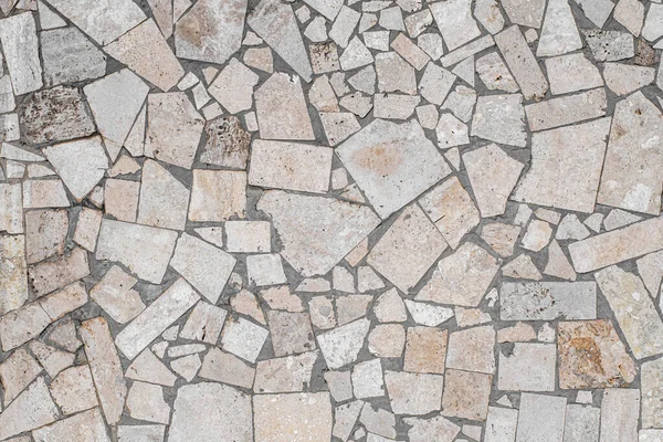 Стена Облицована Обломками Травертина — стоковое фото