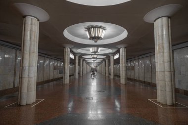 Imeni OS 'nin içi. Maselskoho metro istasyonu. Kharkiv, Ukrayna - Haziran 2021.