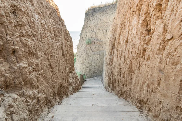 Estrada Vazia Fundo Abismo Solo Arenoso — Fotografia de Stock