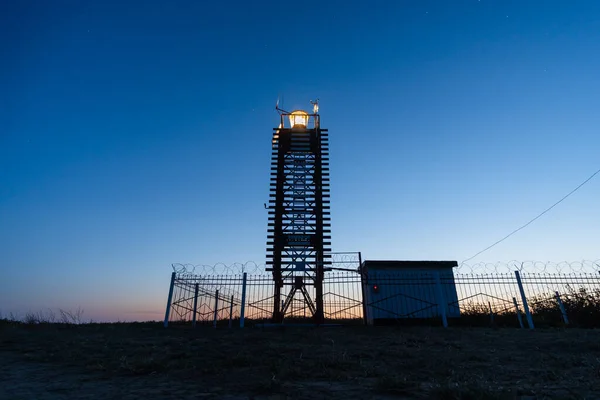 Silueta Nuevo Faro Madera Sobre Fondo Del Cielo Atardecer — Foto de Stock