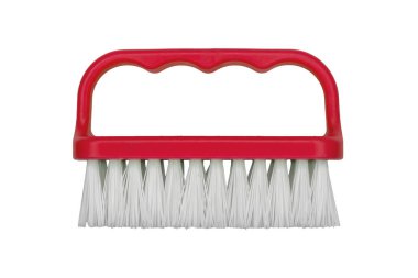 Beyaz tüylü kırmızı plastik temizlik fırçası izole edilmiştir..