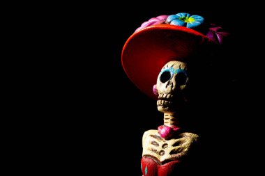 El yapımı Catrina Meksikalıların el işi hatırası.