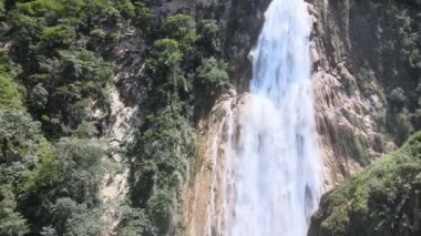 Chiapas, Meksika 'da El Chiflon şelaleleri