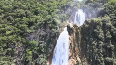 Chiapas, Meksika 'da El Chiflon şelaleleri