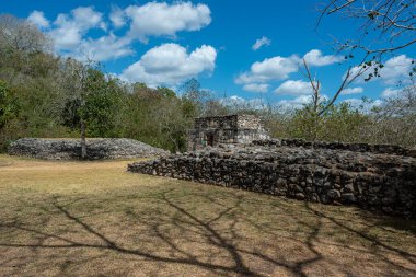 Antik Maya taş merdivenleri Ek Balam, Meksika.