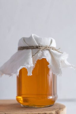 Hafif arkaplanda taze kombu çayı