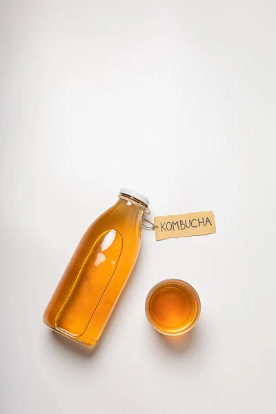 Kombucha Palack Kombucha Felirattal Egy Pohár Itallal — Stock Fotó