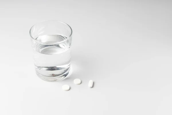 Glass Water Pills White Background — Stock Photo, Image